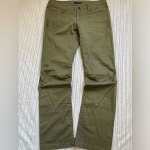 Arc’teryx Women’s Cheema Boot Cut Hiking Pants | Size 6